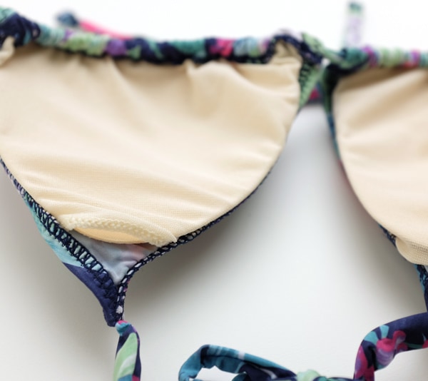 トロピカルフラワー柄 パット入り三角ブラセット PLAY TURKEY 053174